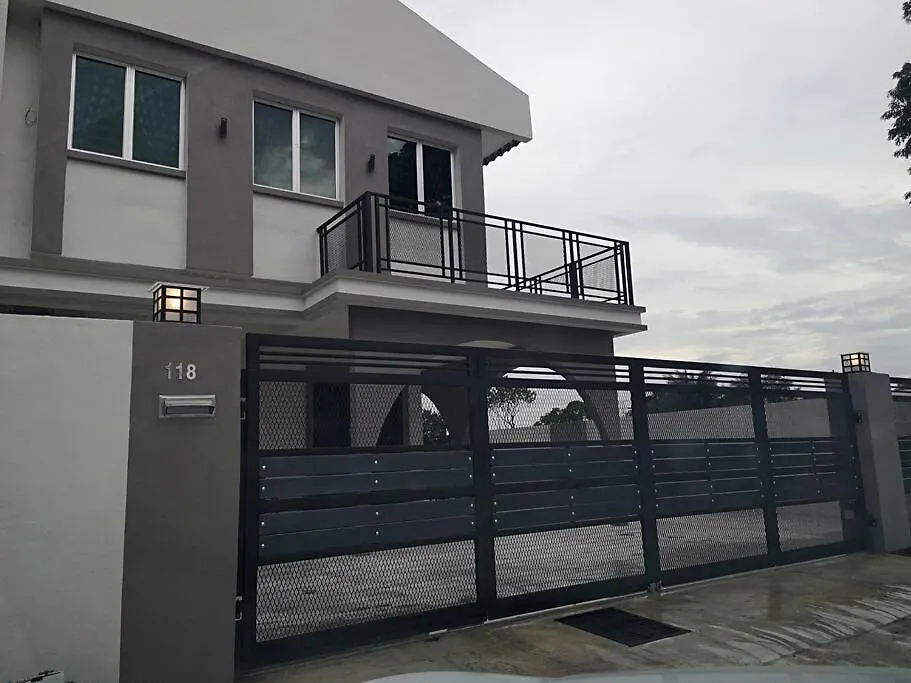 Huge Space For Friends & Families Gathering Ipoh Ferienhaus